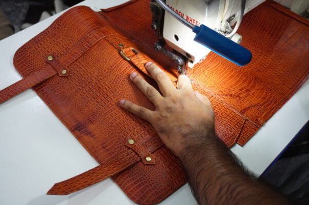 exact leather handmade leather bags making